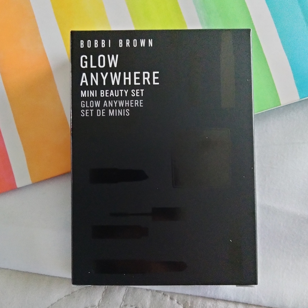 Bobbi Brown Glow Anywhere Set